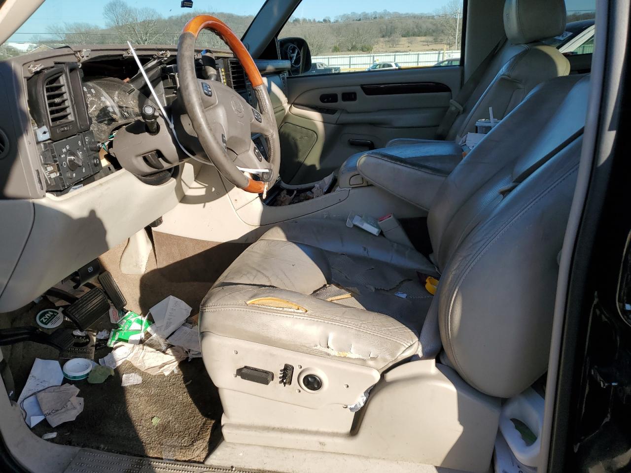 2003 Cadillac Escalade - Image 7