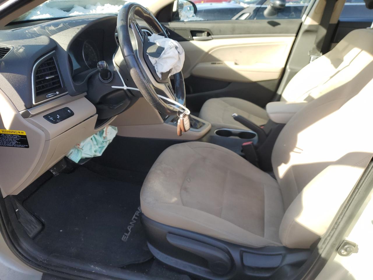 2017 Hyundai Elantra - Image 7