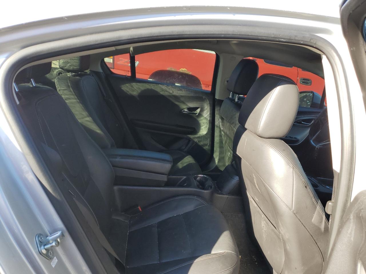 2014 Chevrolet Volt - Image 11