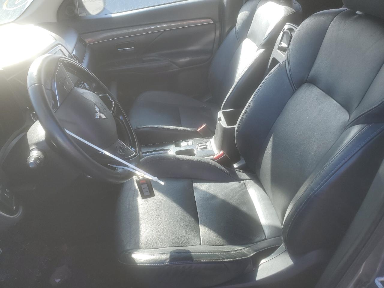 2020 Mitsubishi Outlander - Image 7