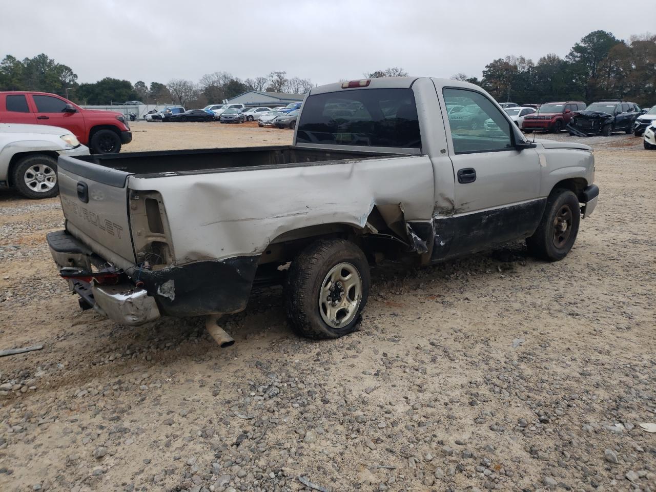 2004 Chevrolet Silverado - Image 3