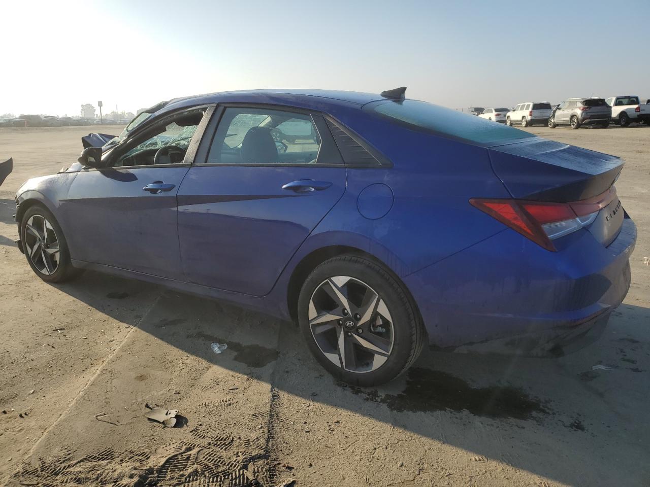2023 Hyundai Elantra - Image 2
