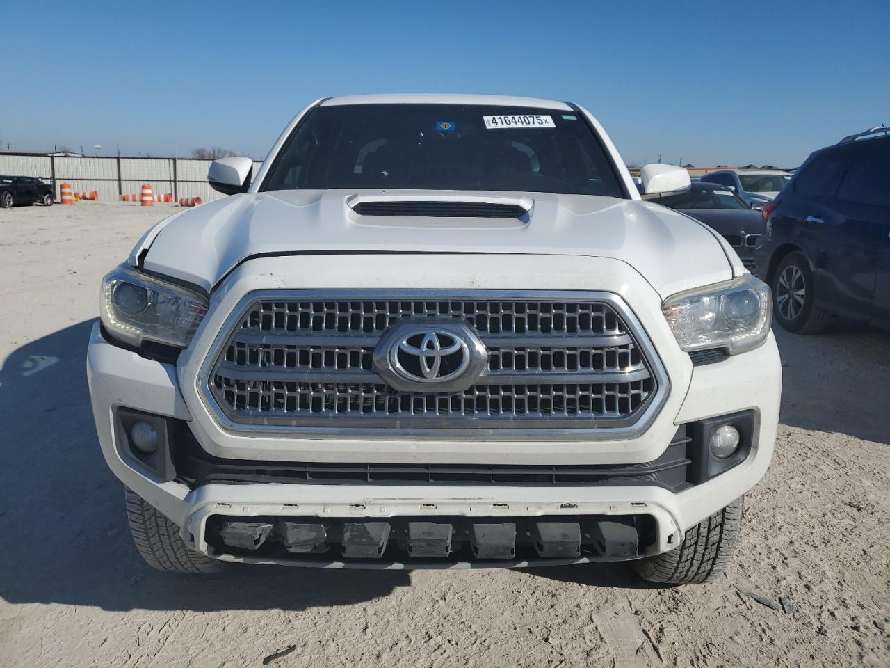 2017 Toyota Tacoma - Image 5