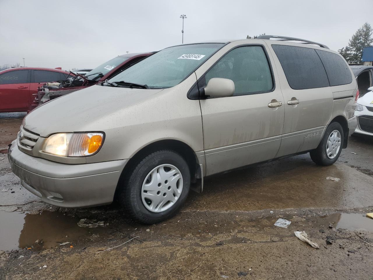 2002 Toyota Sienna - Image 1