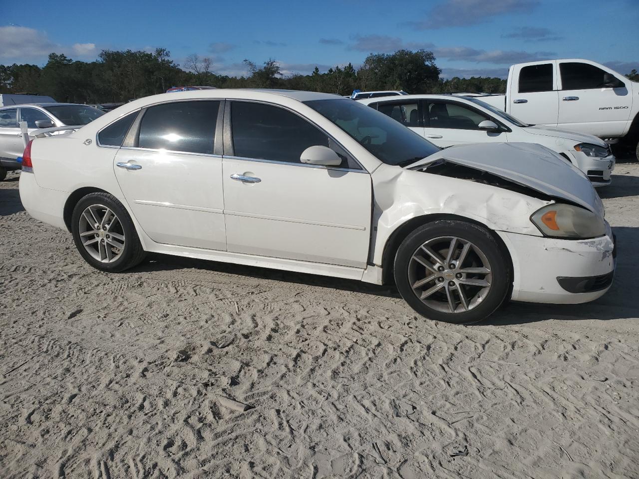 2009 Chevrolet Impala - Image 4