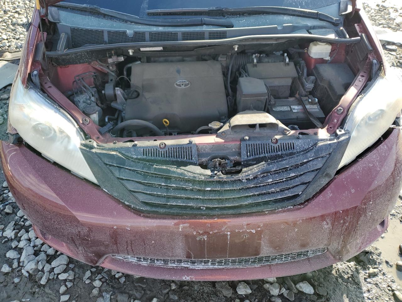 2012 Toyota Sienna - Image 12
