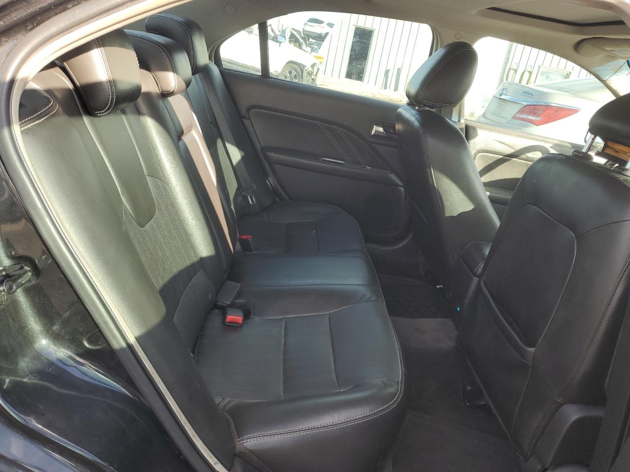2010 Ford Fusion - Image 10