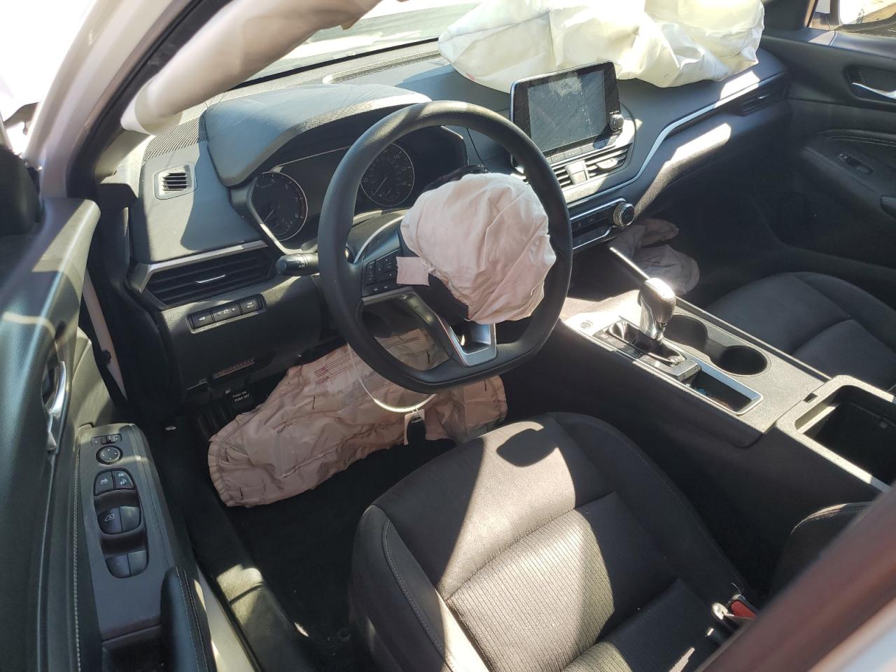 2019 Nissan Altima - Image 8