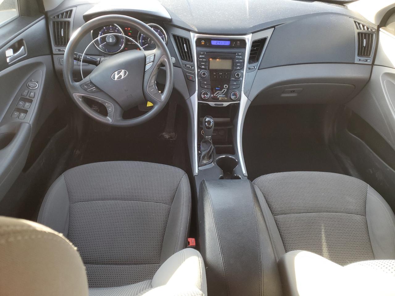 2012 Hyundai Sonata - Image 8
