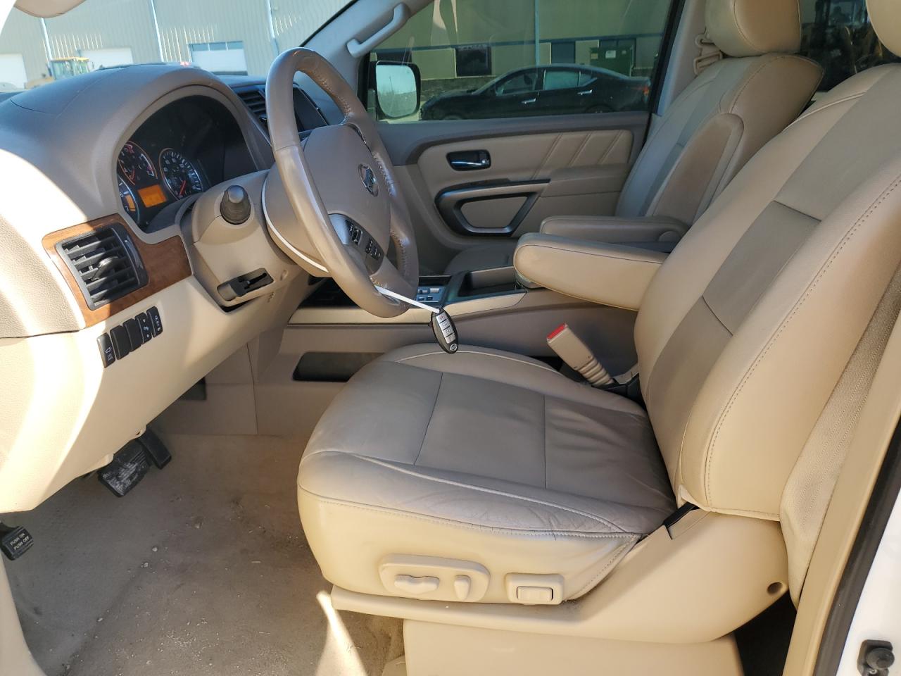 2015 Nissan Armada - Image 7