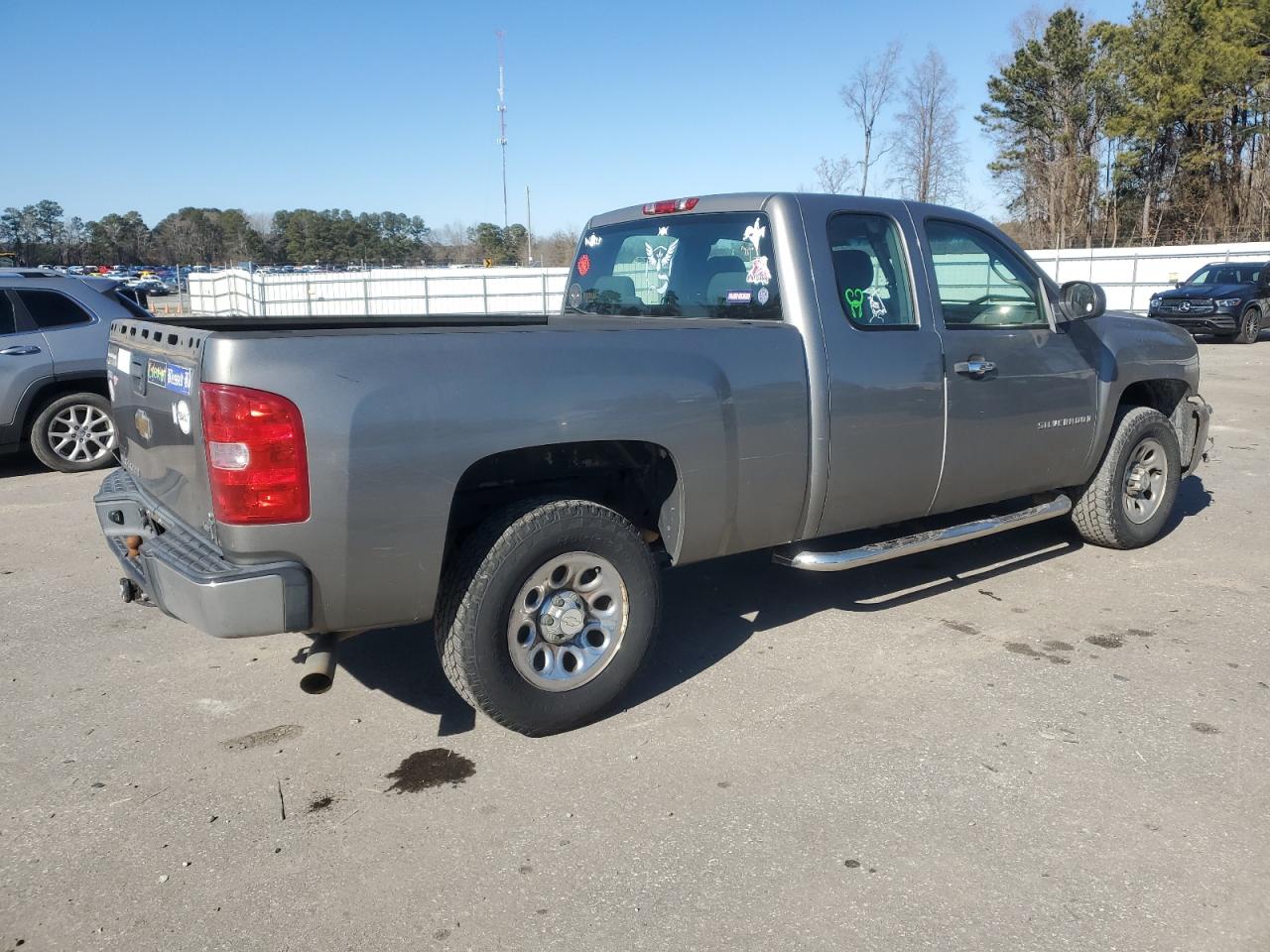 2009 Chevrolet Silverado - Image 3