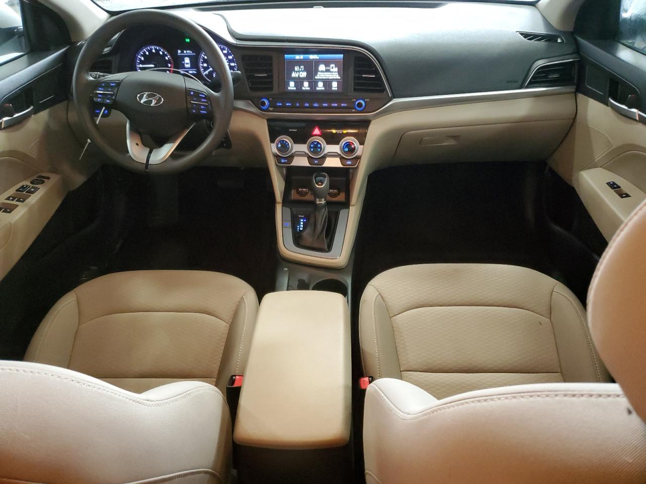 2019 Hyundai Elantra - Image 8