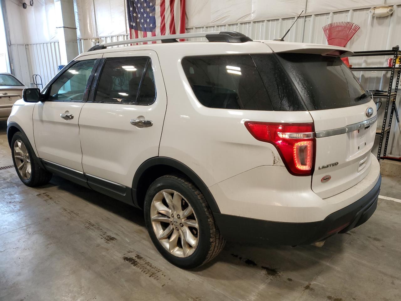 2014 Ford Explorer - Image 2