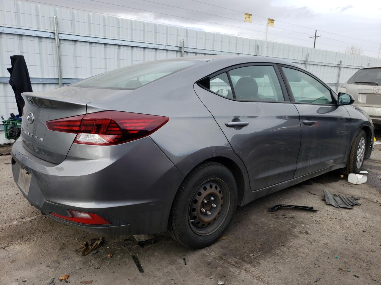2020 Hyundai Elantra - Image 3