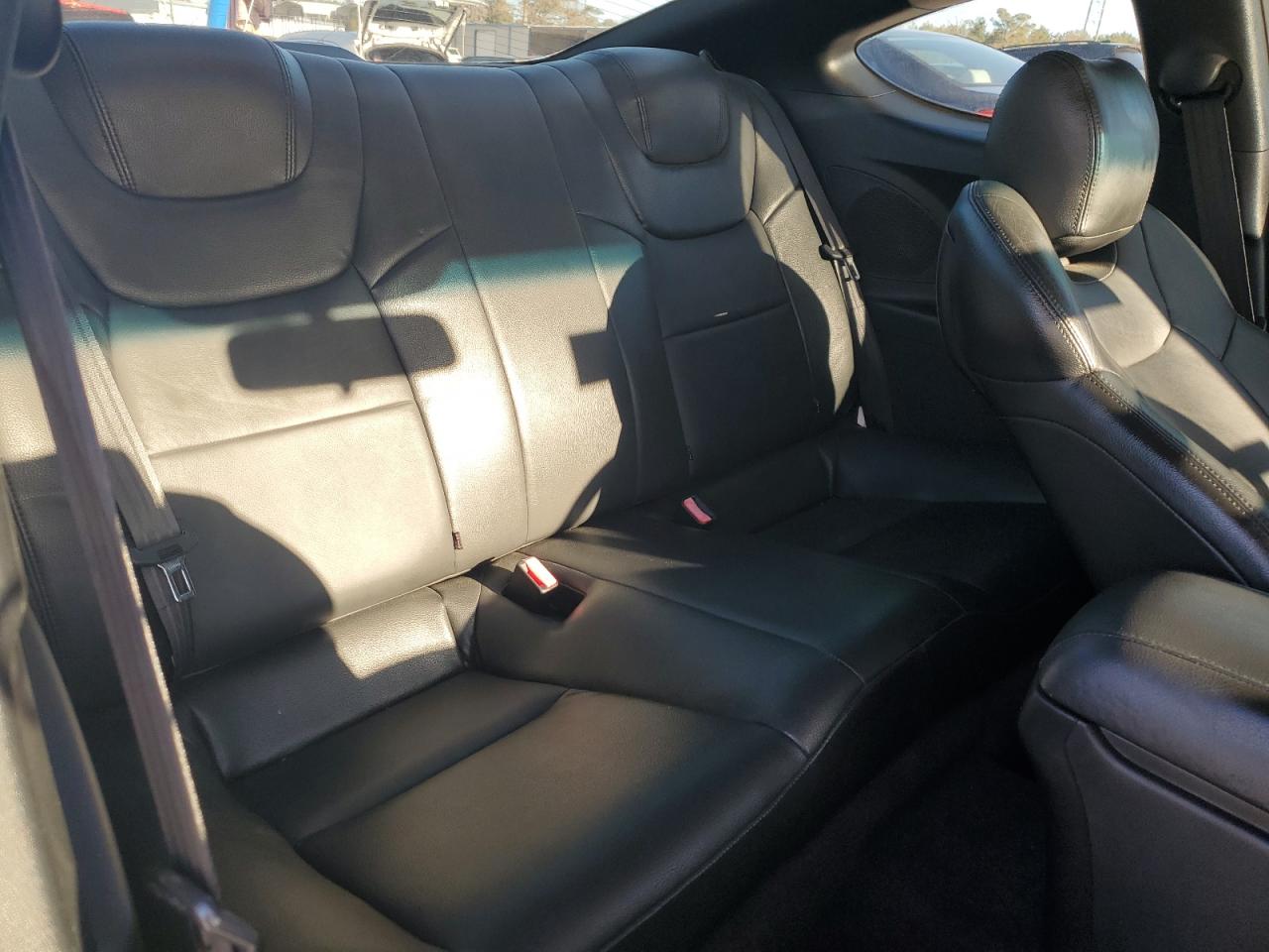 2011 Hyundai Genesis - Image 10