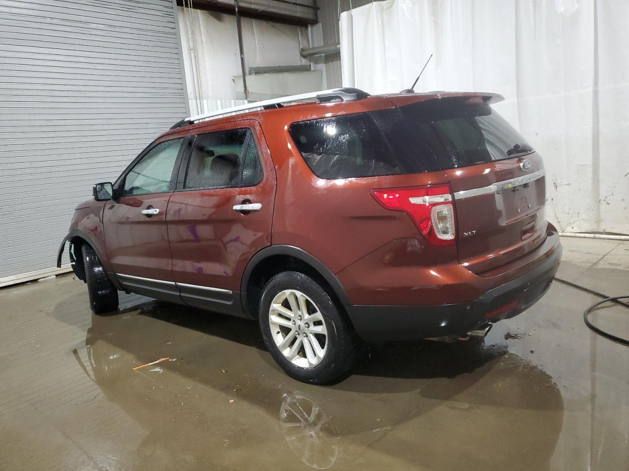 2015 Ford Explorer - Image 2