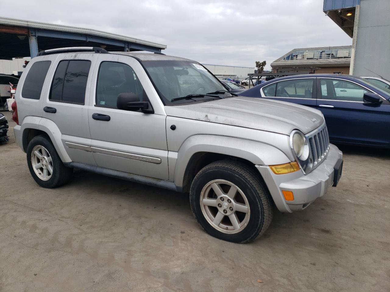 2007 Jeep Liberty (North America) - Image 4