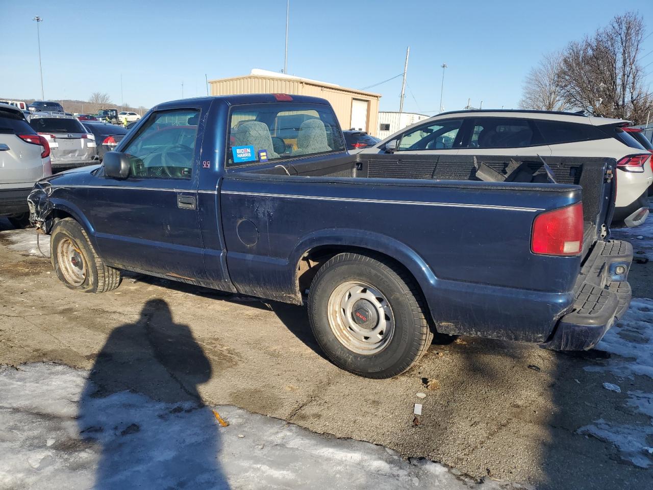 2000 GMC Sonoma - Image 2