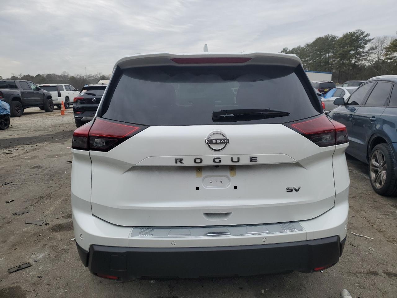 2024 Nissan Rogue - Image 6