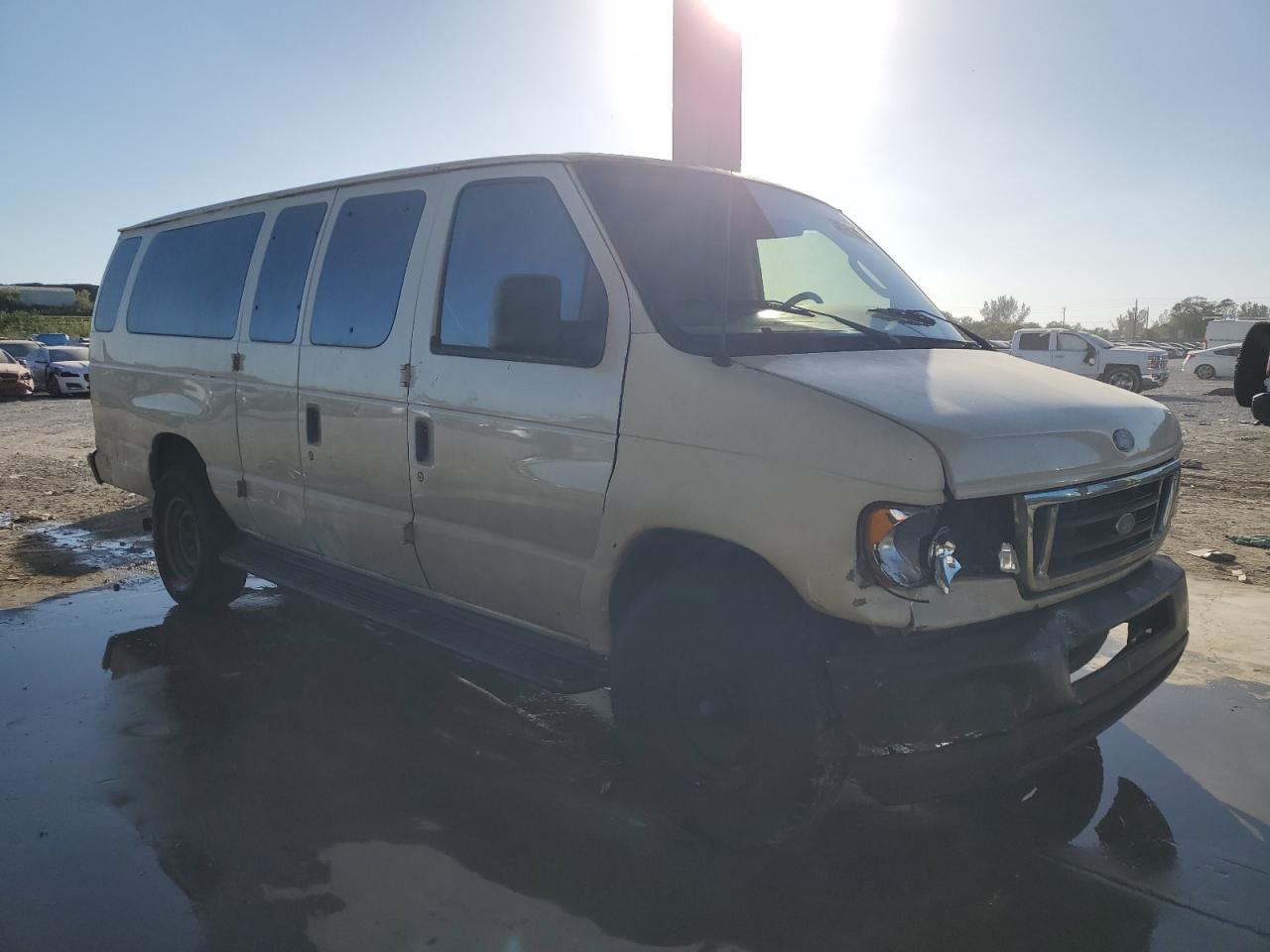 2003 Ford Econoline - Image 4