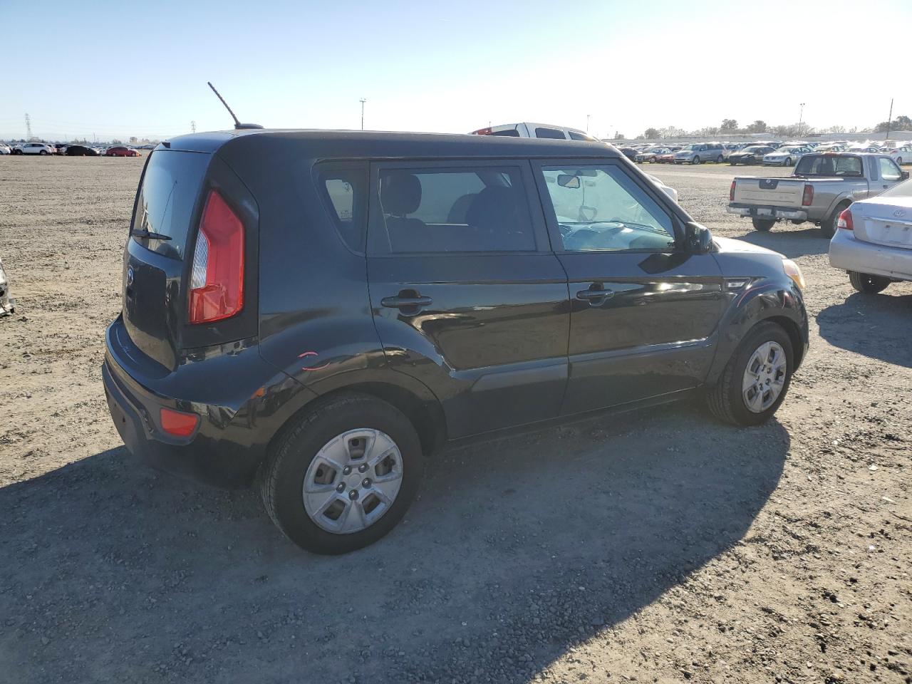 VIN KNDJT2A57D7504737 2013 KIA SOUL no.3