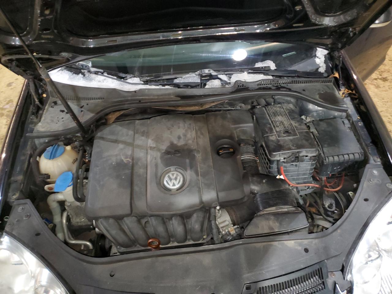 2010 Volkswagen Jetta - Image 11