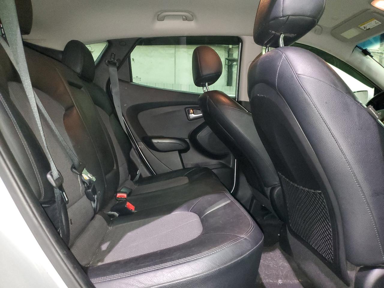 2012 Hyundai Tucson - Image 11