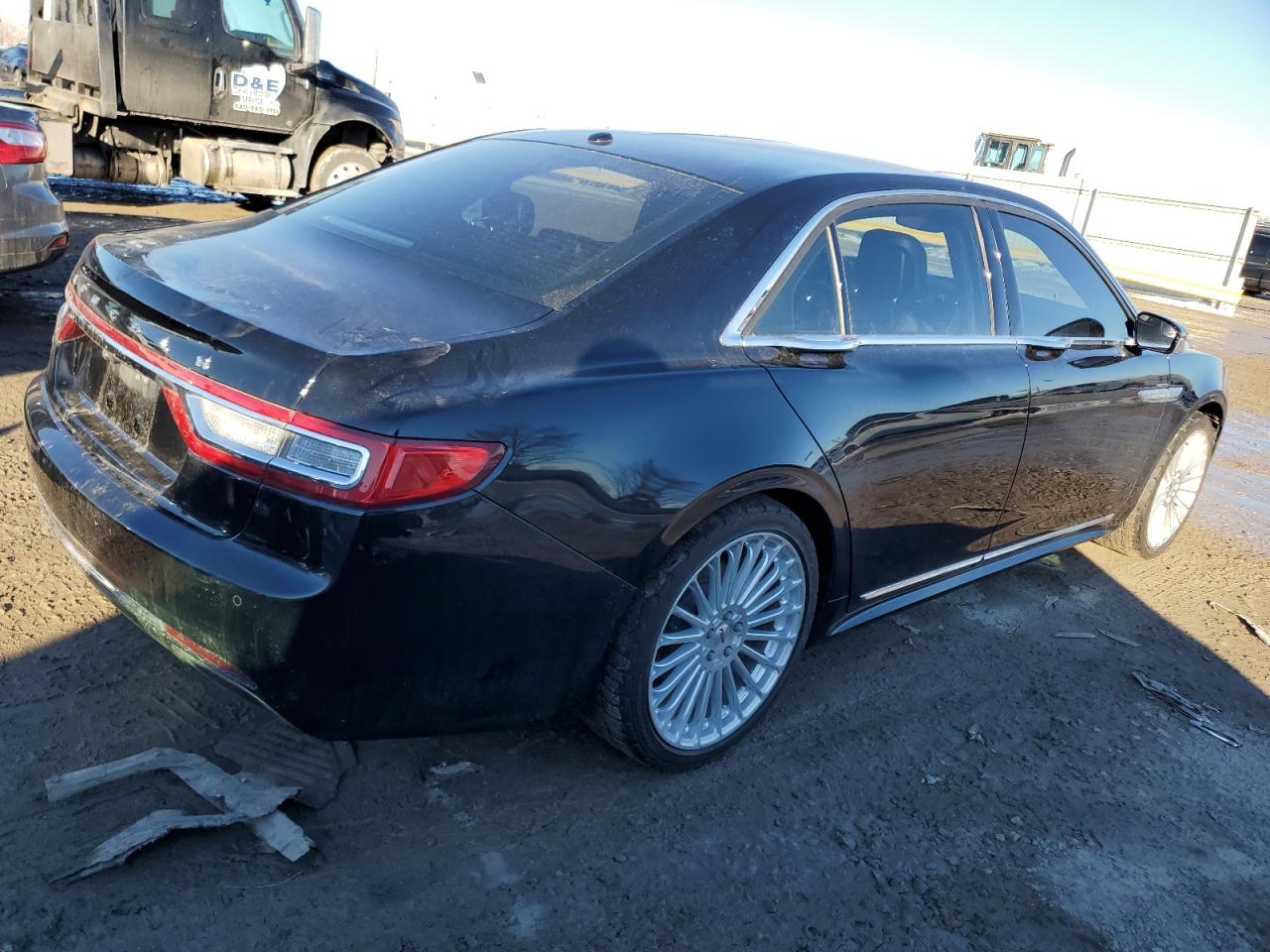 2017 Lincoln Continental - Image 3