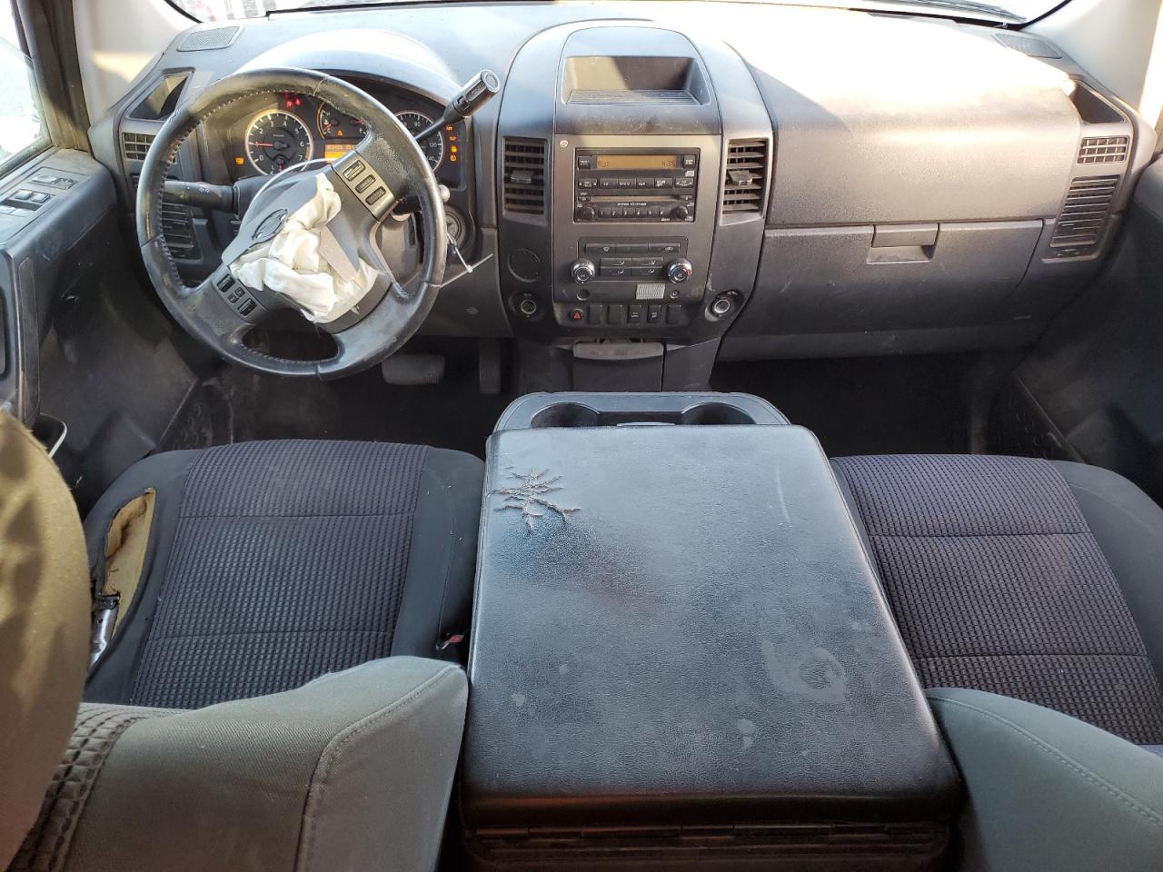 2010 Nissan Titan - Image 8