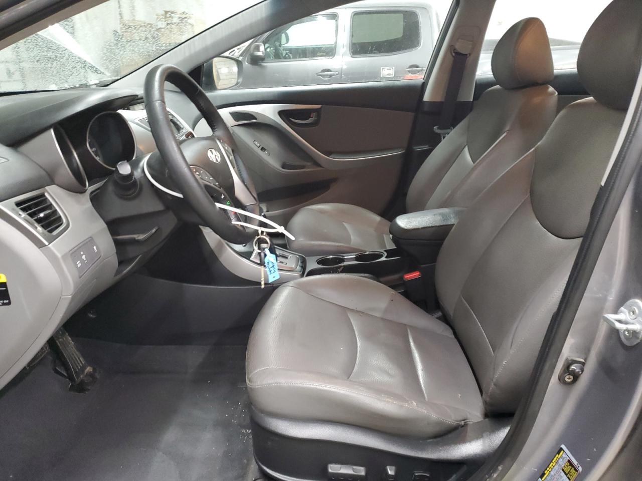 2013 Hyundai Elantra - Image 7