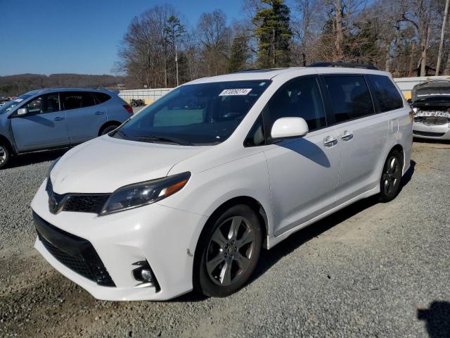 2018 Toyota Sienna Se