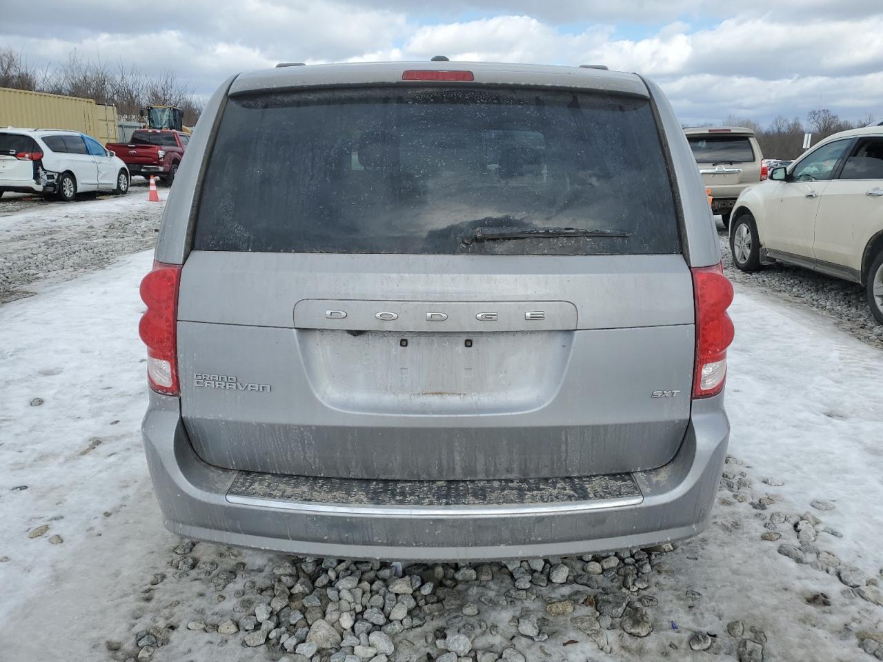 2014 Dodge Caravan - Image 6