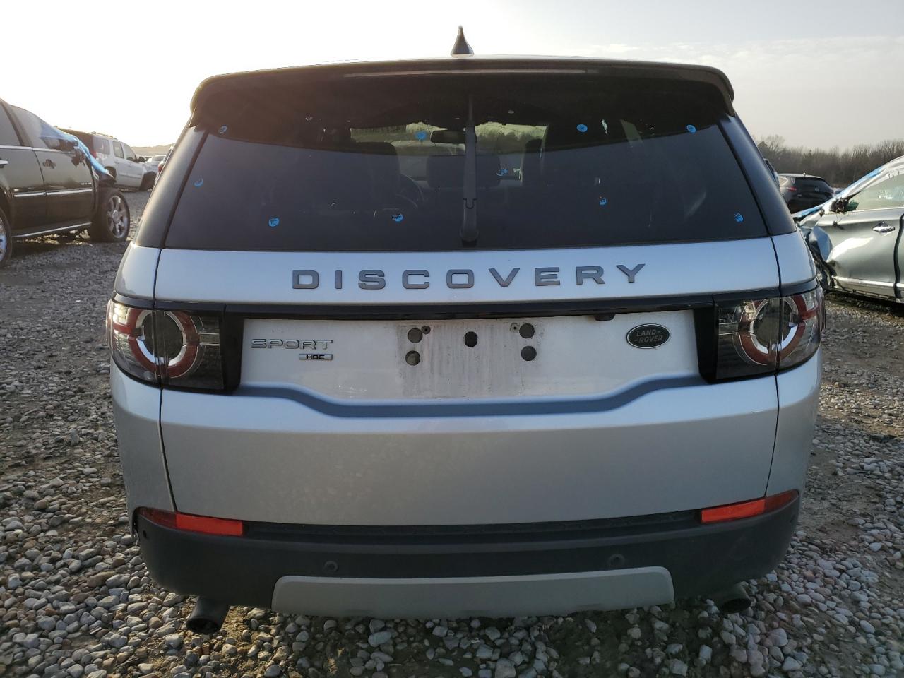 2017 Land Rover Discovery - Image 6