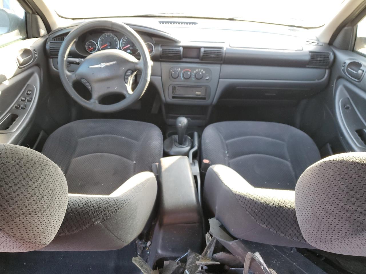 2005 Chrysler Sebring - Image 8