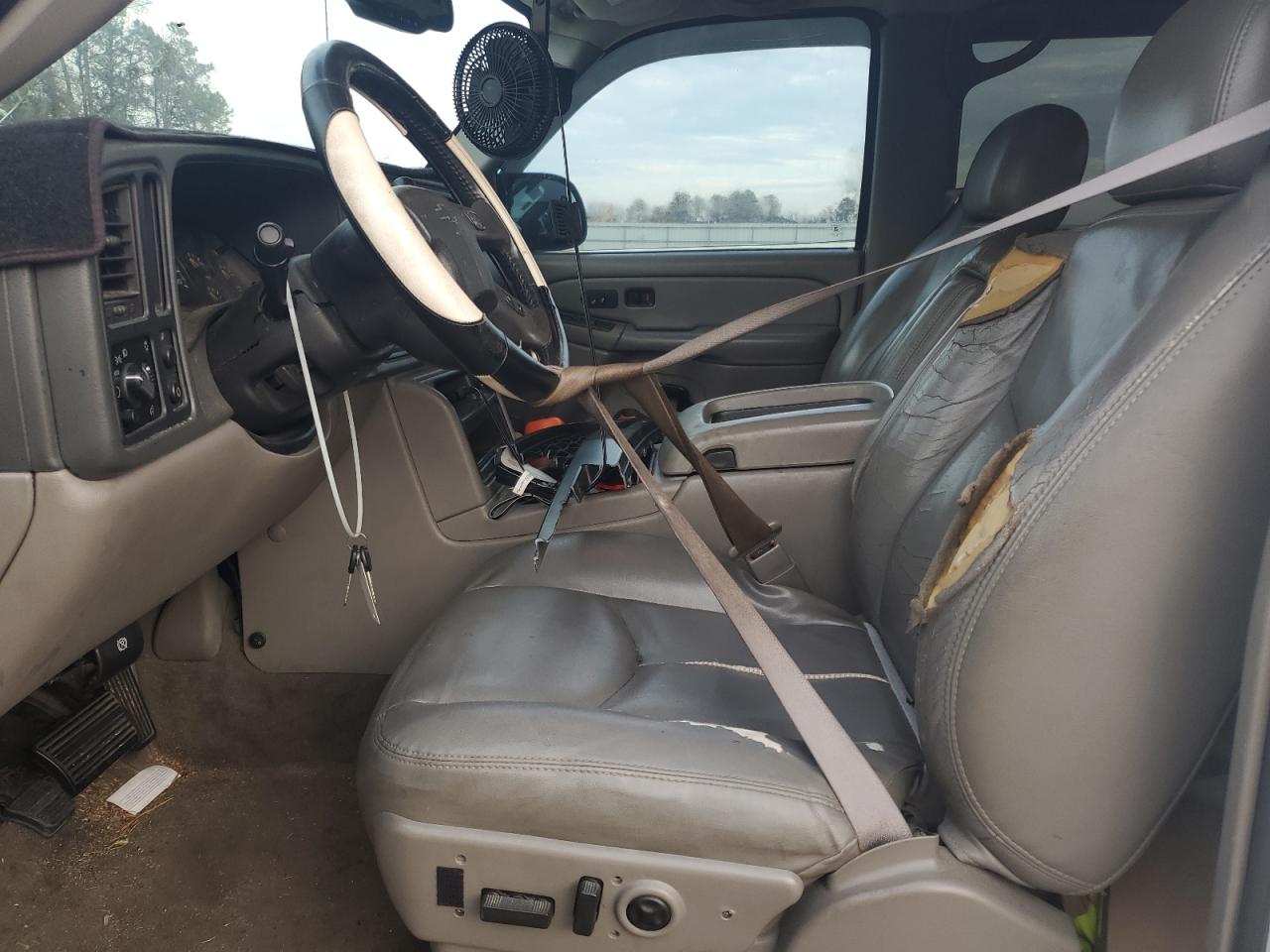 2005 Chevrolet Avalanche - Image 7