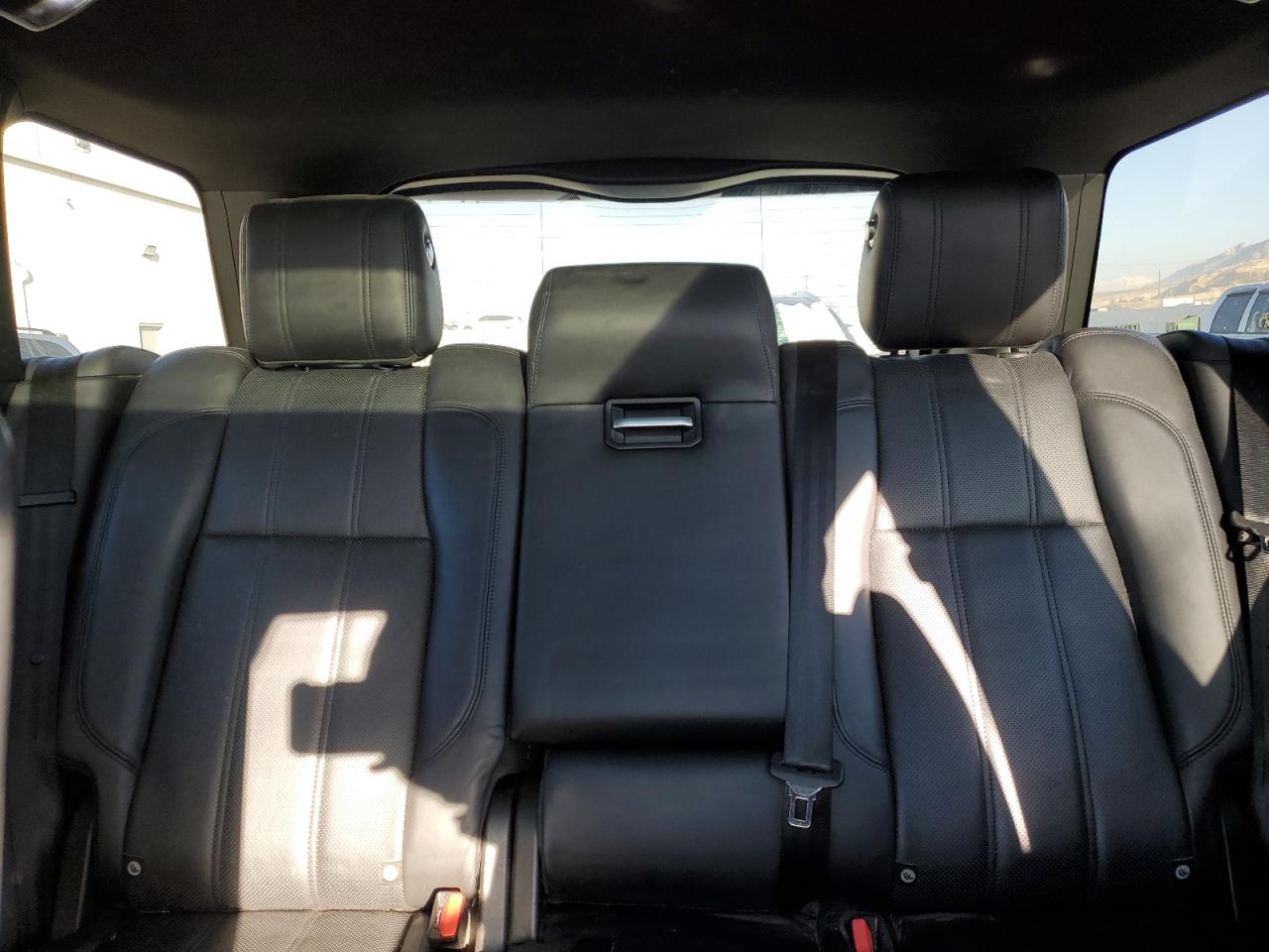 2015 Land Rover Range Rover - Image 10