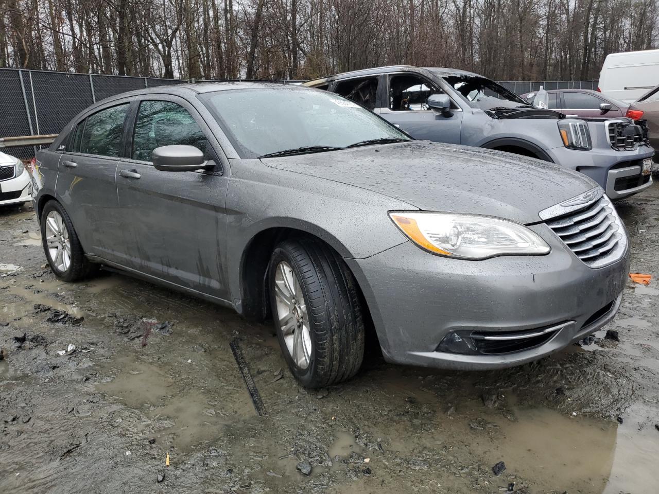 2011 Chrysler 200 - Image 4