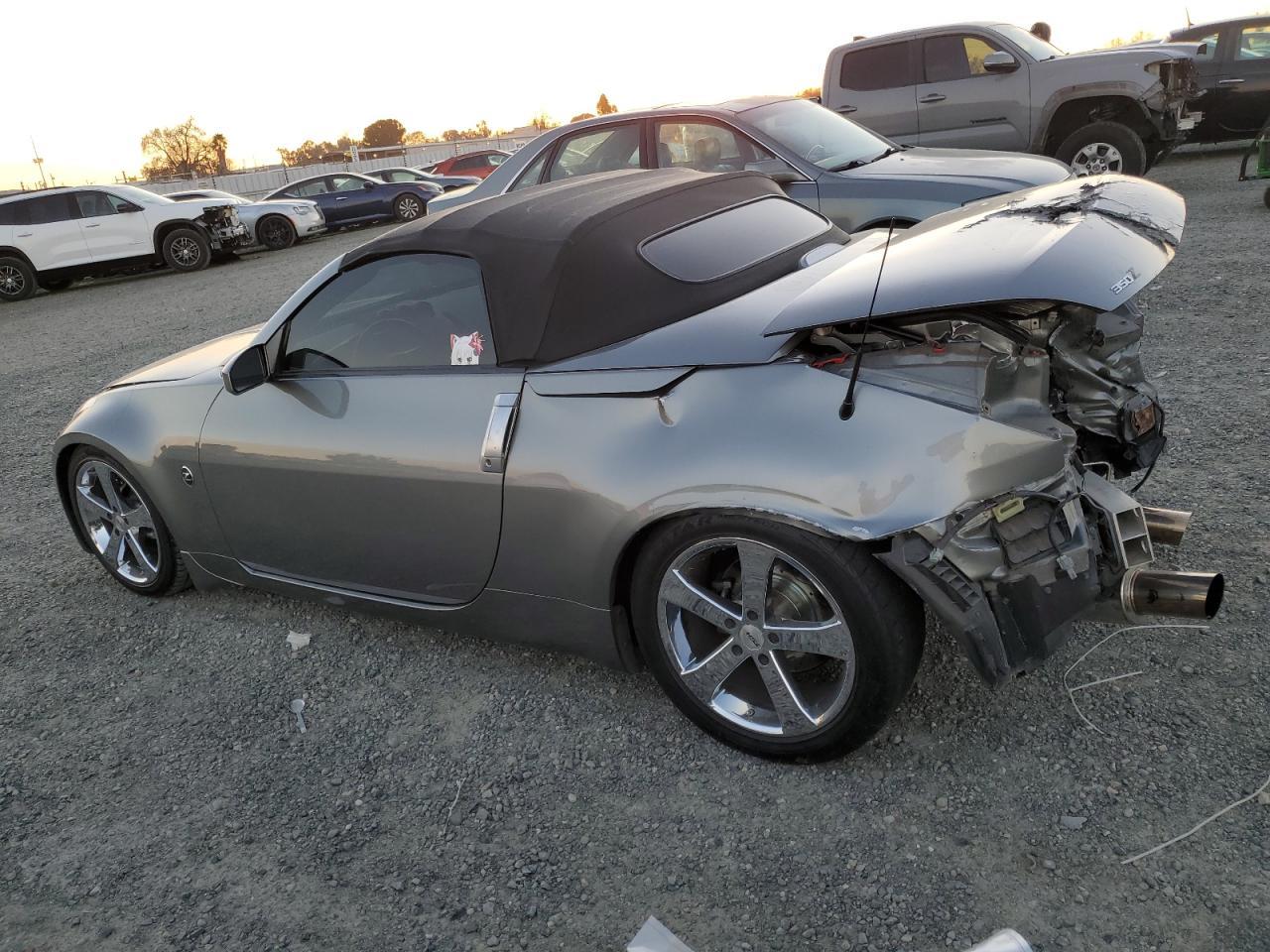 2006 Nissan 350Z - Image 2