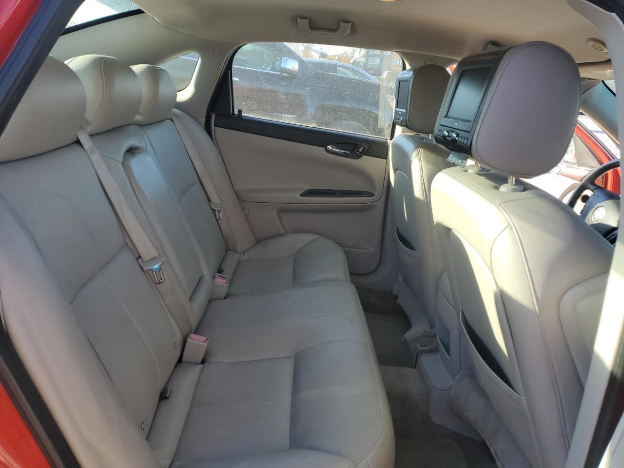 2010 Chevrolet Impala - Image 11