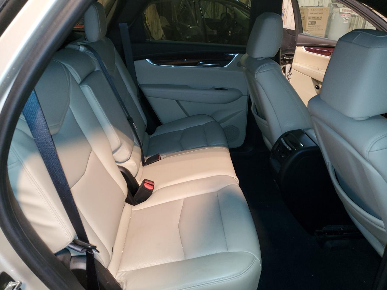 2017 Cadillac XT5 - Image 11