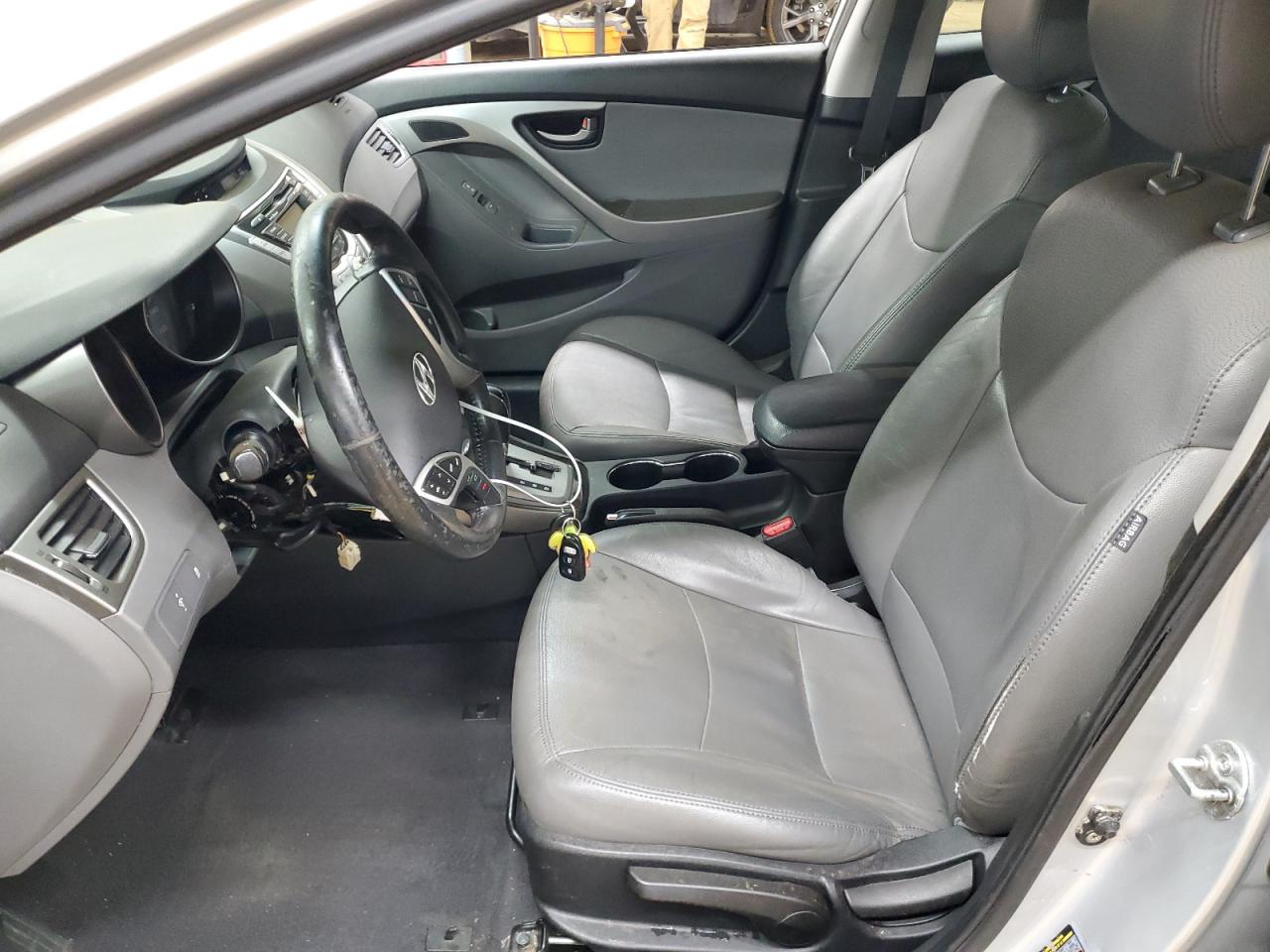 2011 Hyundai Elantra - Image 7