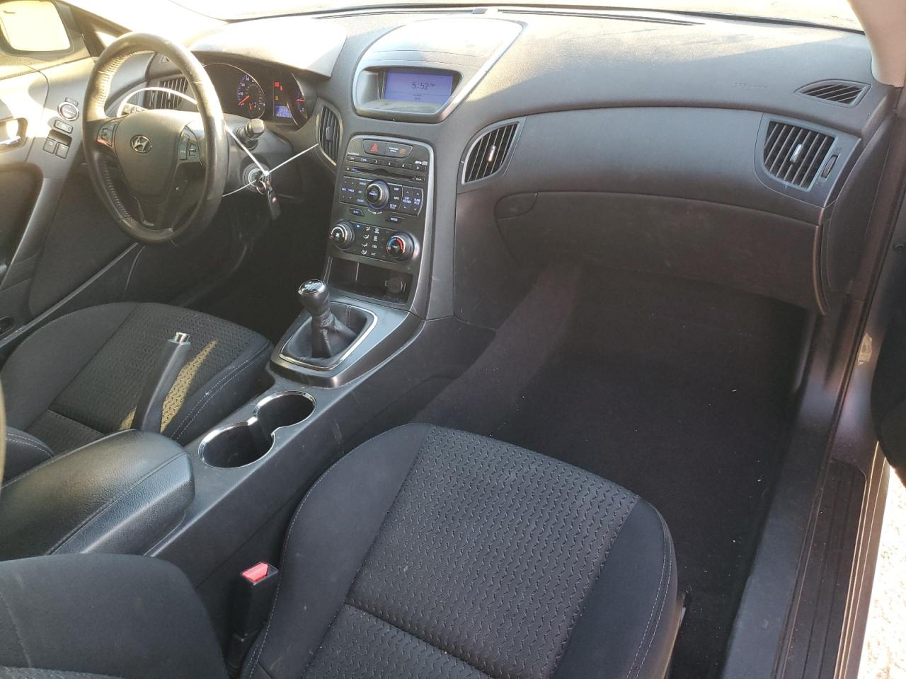 2011 Hyundai Genesis - Image 8