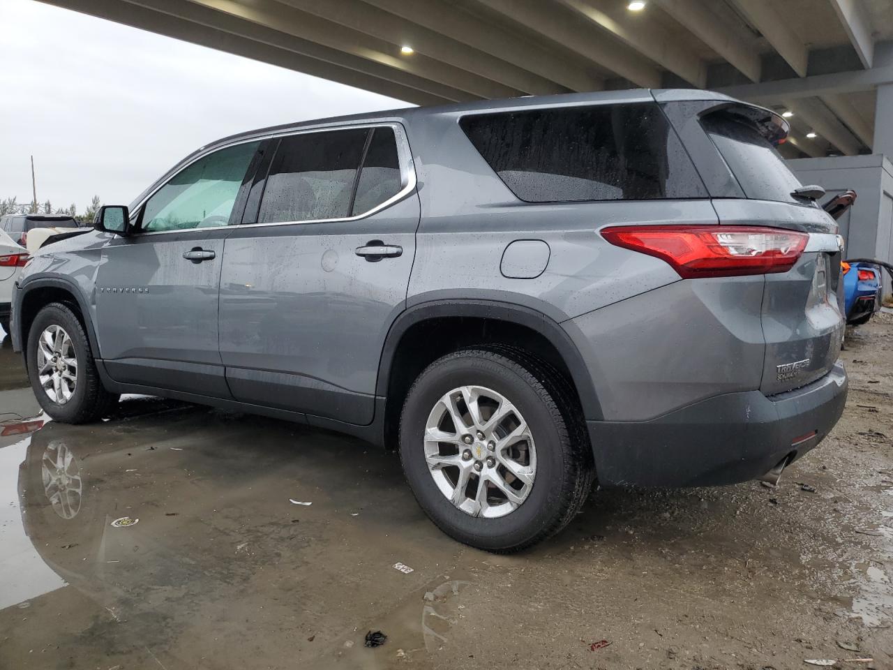 2020 Chevrolet Traverse - Image 2