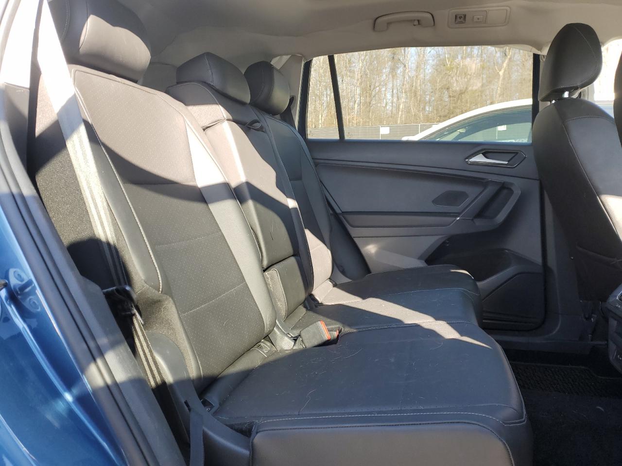 2018 Volkswagen Tiguan - Image 11