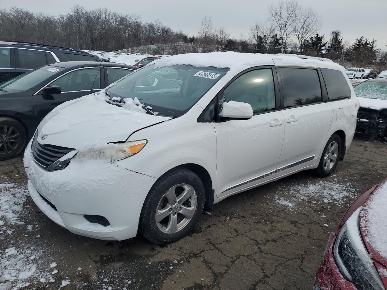 2013 Toyota Sienna - Image 1
