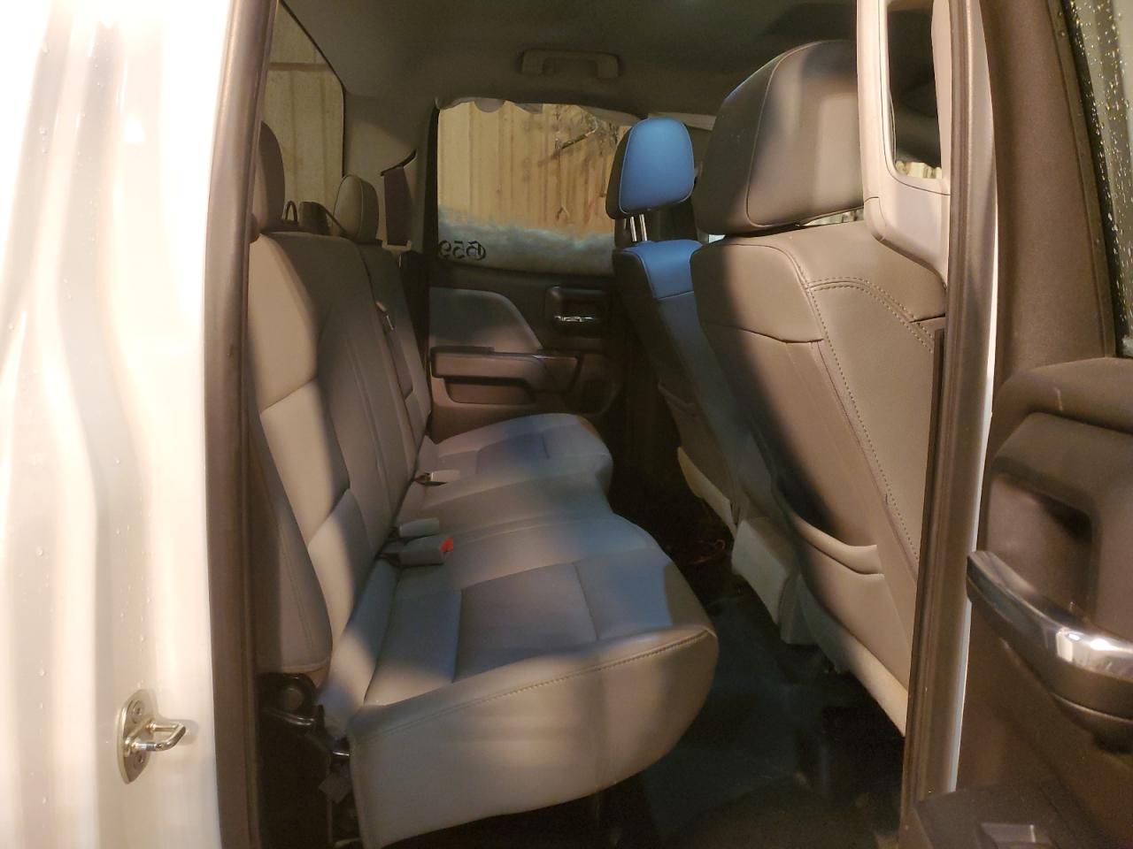 2018 Chevrolet Silverado - Image 10