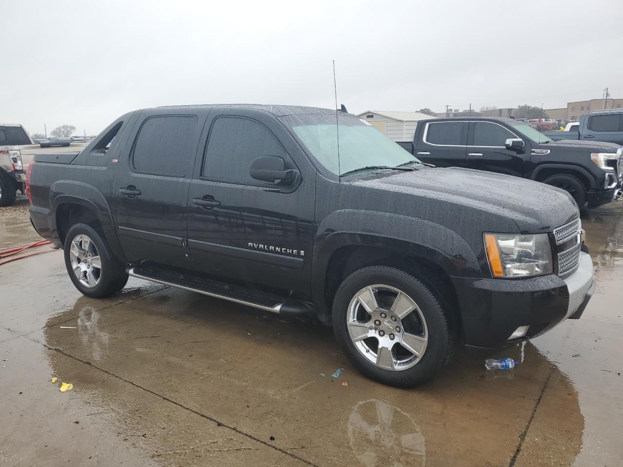 2009 Chevrolet Avalanche - Image 4