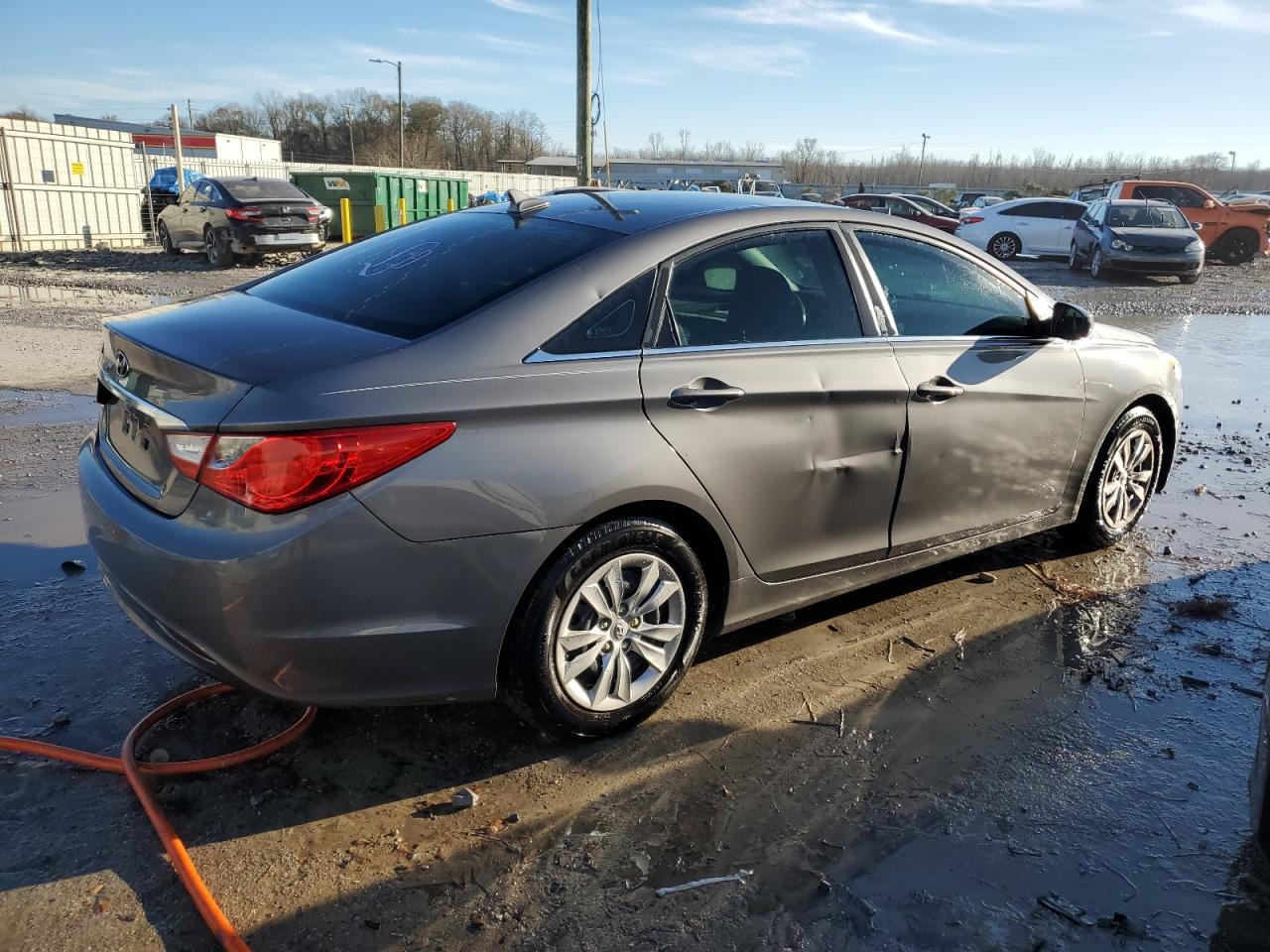 2011 Hyundai Sonata - Image 3