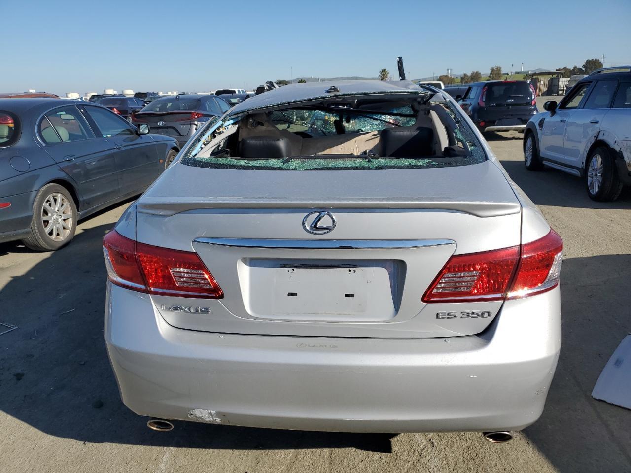 2010 Lexus ES - Image 6