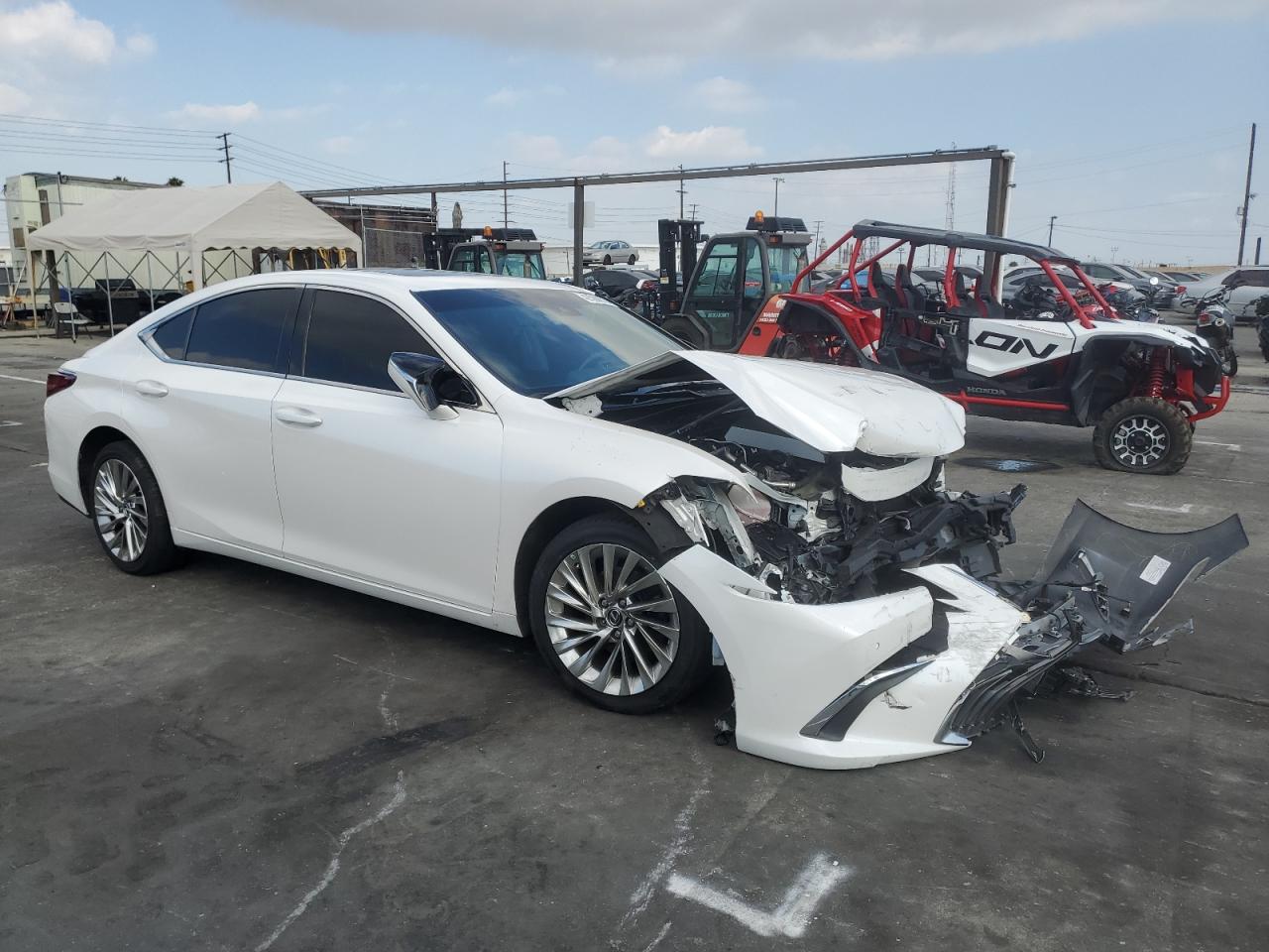 2020 Lexus ES - Image 4